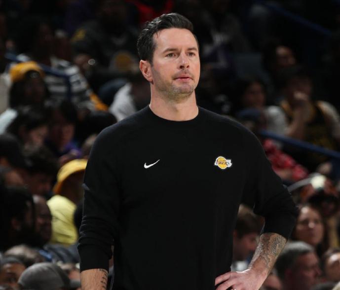 雷迪克谈惨败黄蜂：

“赛前，我们对这支球队给予了十足的尊重和重视，我们拼尽了全