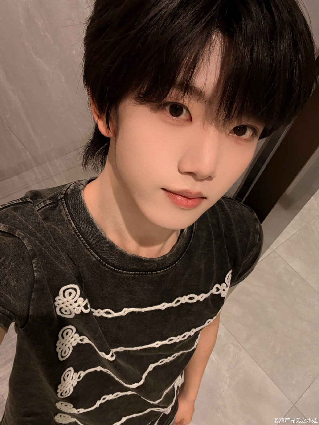 天塌下来有张函瑞的脸顶着 运动会小男孩跑步进场！！ 