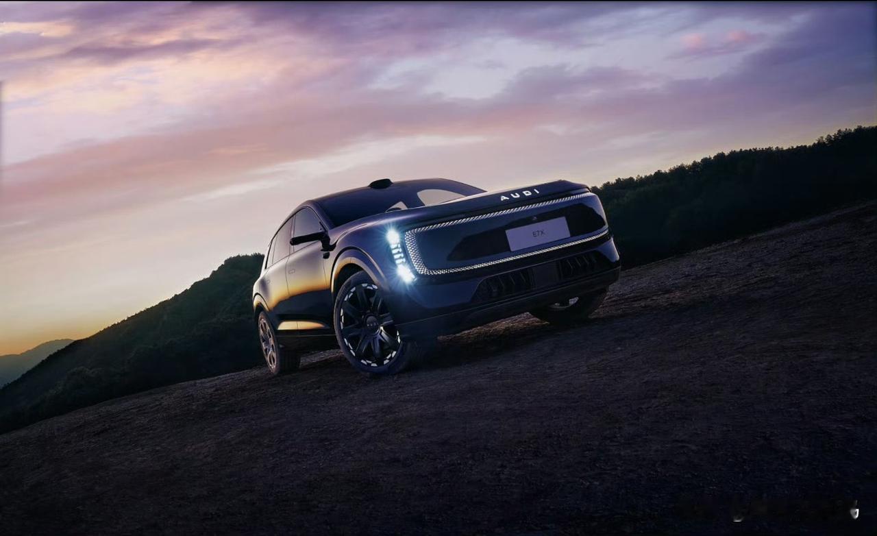 打开手机，满屏新车长得像“连连看”——封闭前脸、线条复刻、贯穿尾灯，要素齐全却毫