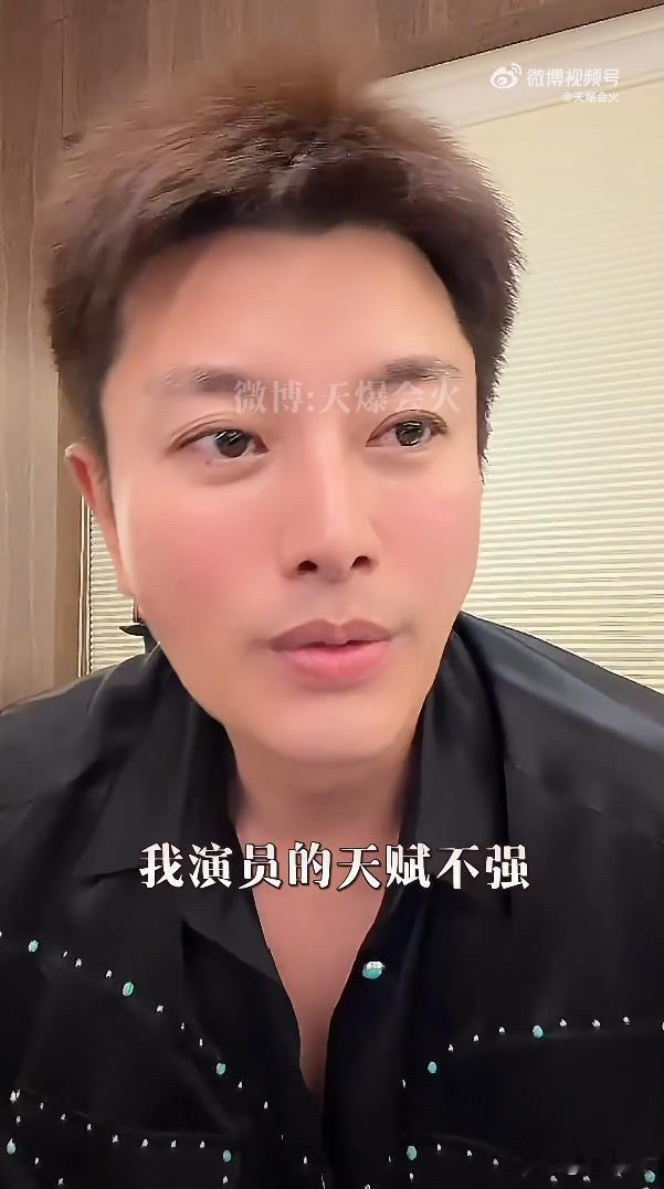 说实话
我认为贾乃亮最难得的地方
不是他直播赚了多少，也不是他有多红，而是他有自