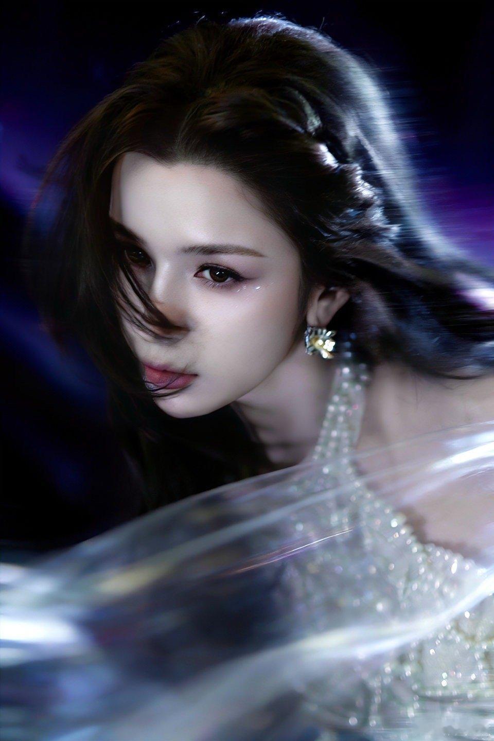 哈尼克孜赛博大片哈尼克孜蓝调氛围感 珍珠裙配破碎感妆容，赛博既视感拉满，这组蓝调