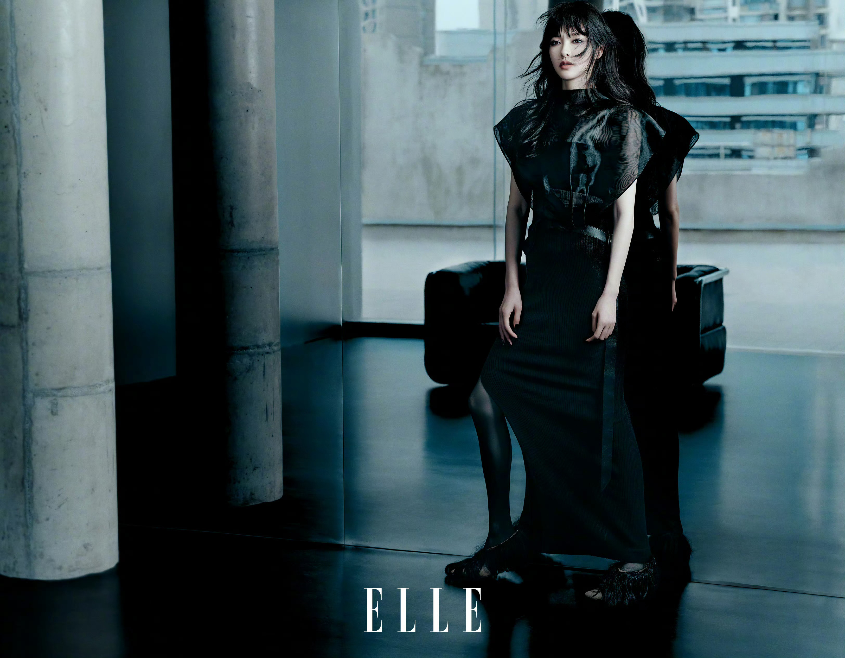 唐嫣  x  ELLE七月刊封面人物正式公布，迎来唐嫣登封，身穿FENDI新季系