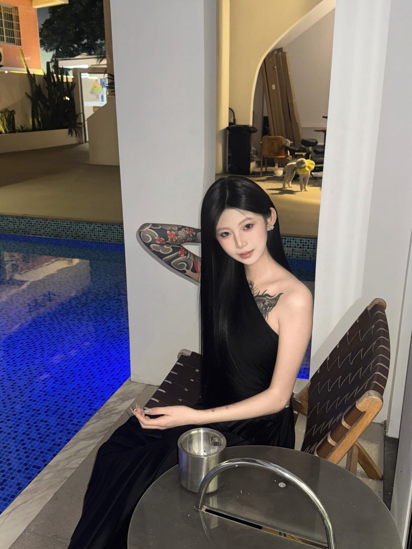 月的倒影在西湖
