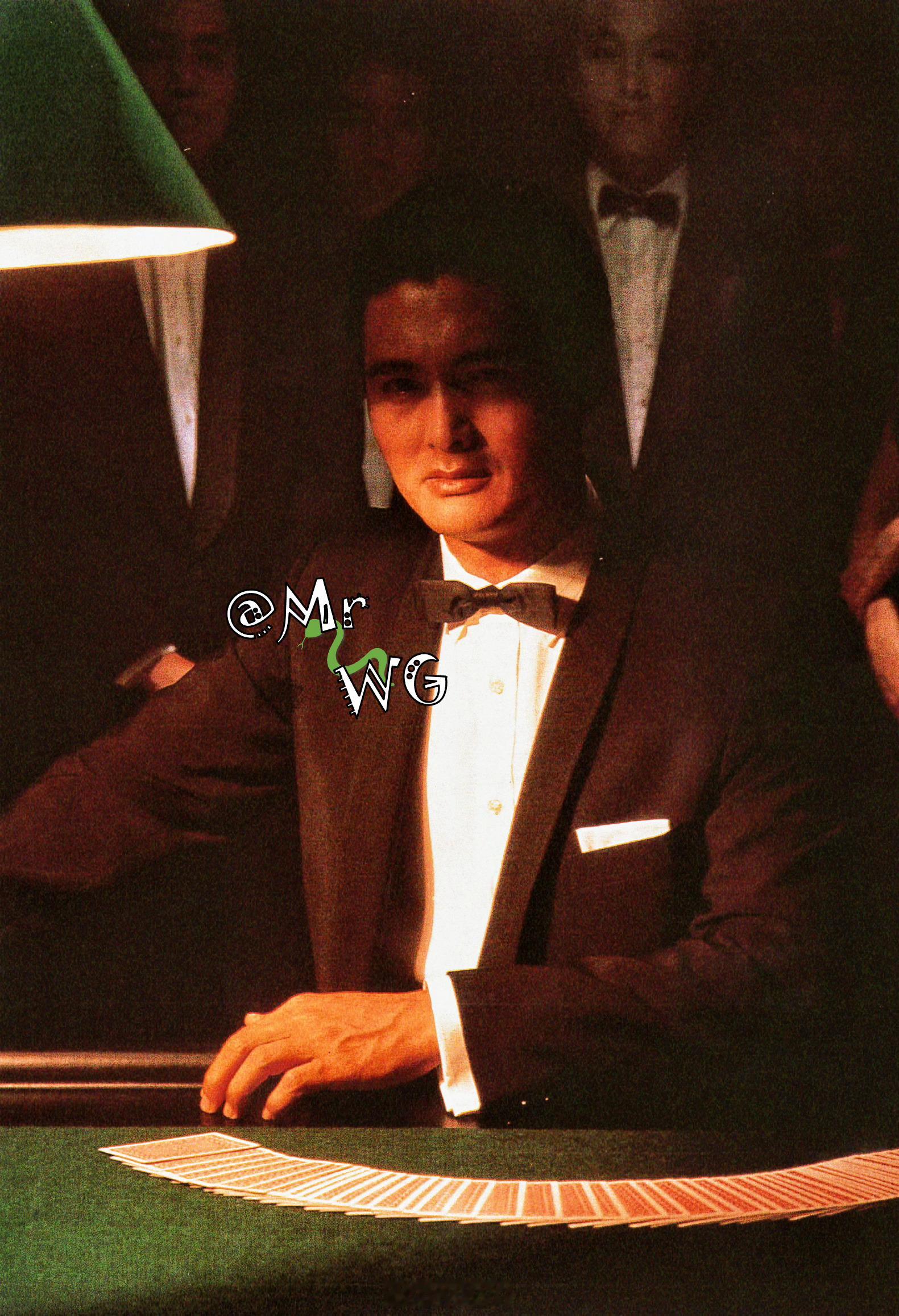 香港电影独家扫描 大背头梳起，嘬一块Feodora巧克力🍫，西装大佬😎高进的