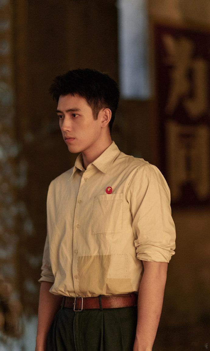 演员陈飞宇的含金量还在上升 从宁缺到李峋再到方穆扬，每个角色鲜活立体，剧抛脸演技