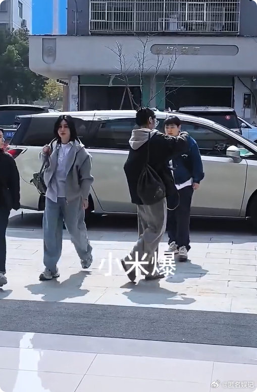 我暗恋的学姐就尚雯婕这样合伙人被尚雯婕的学姐感狠狠征服！外表温柔知性，内里酷飒有