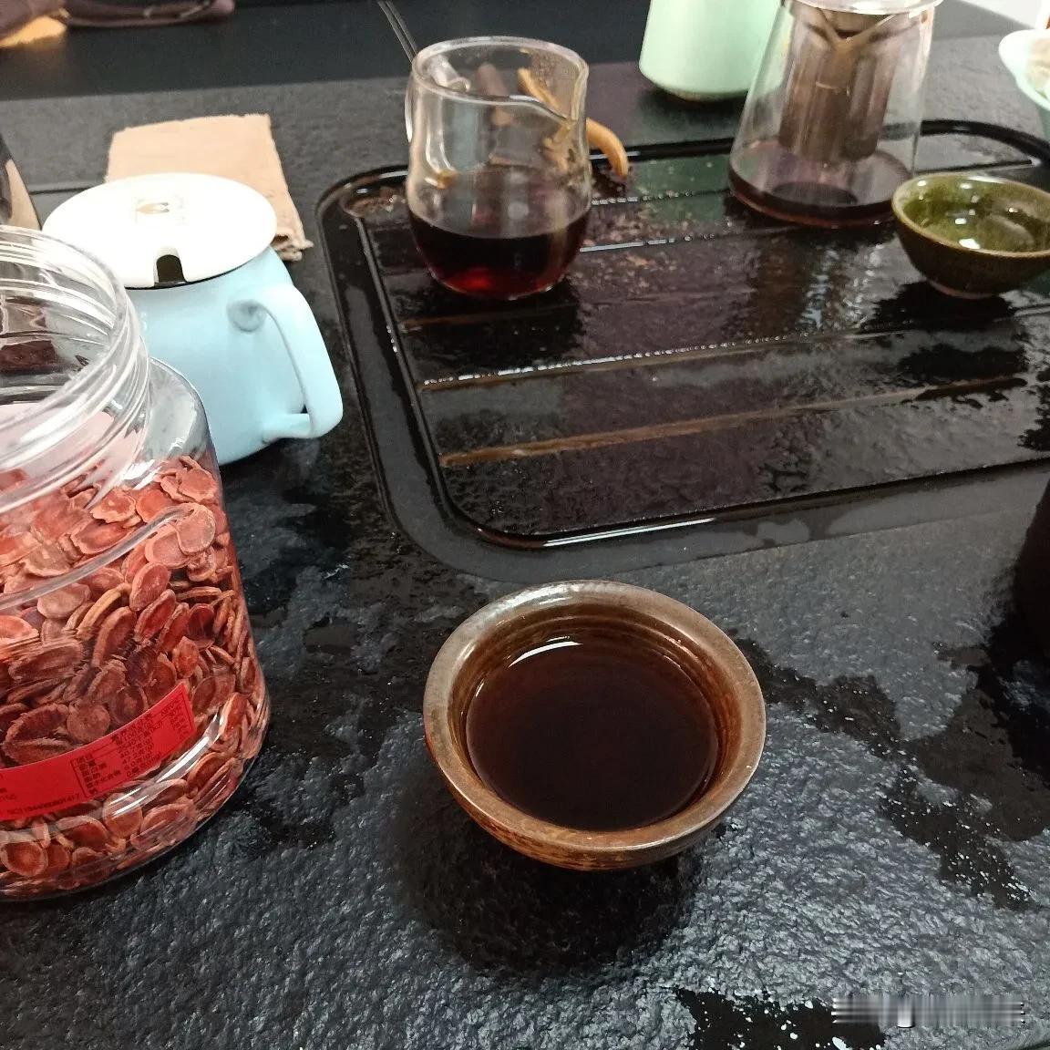 说出来大家不信
一年赚几百万的大老板，做消防工程，现在网贷20多万，高利贷一分五