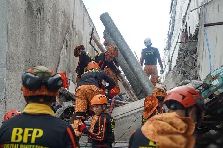 想找中国，菲律宾很难受
这次菲律宾发生7.9级地震，不少菲律宾民众眼瞅着家园变成