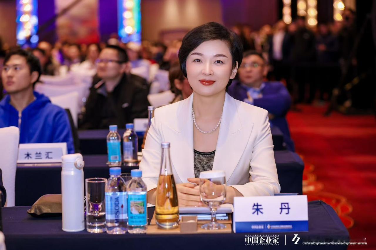 2025《中国企业家》影响力企业家年会，一场年度重磅商界盛会！
致敬企业家致敬灵