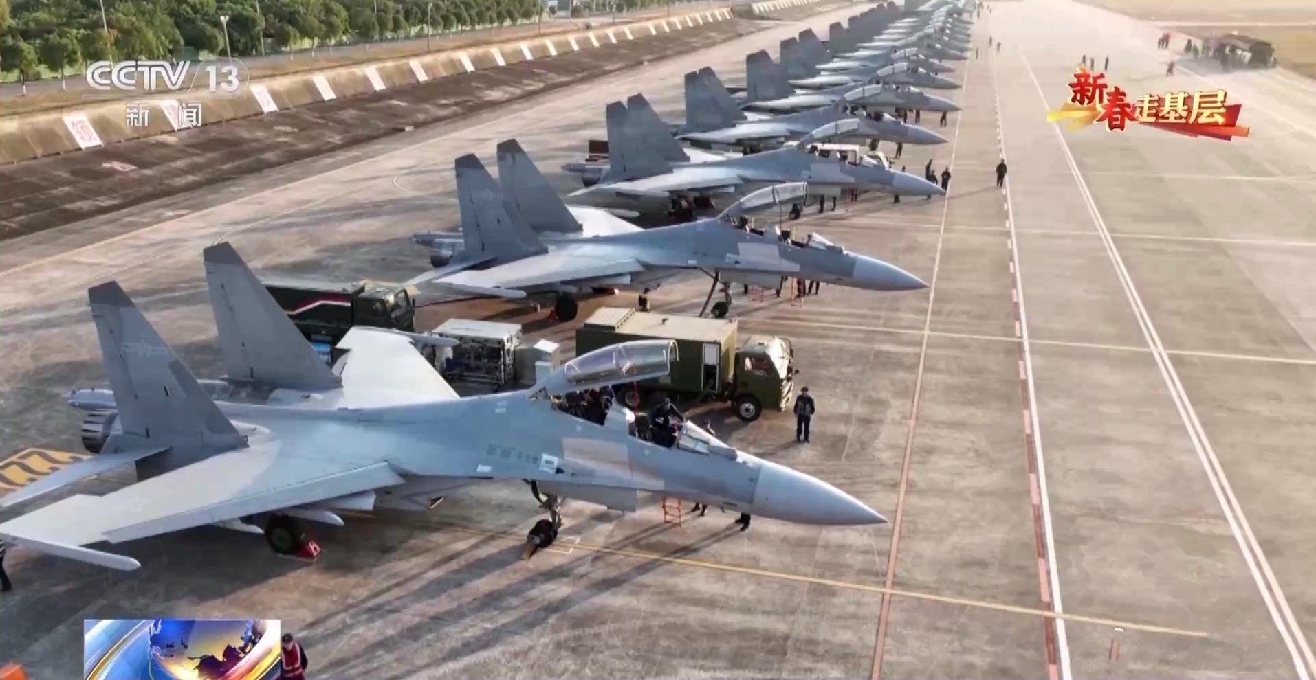 歼-16多到一眼望不到头！一个地方就这么多，那国内那么多军事机场，那得多少啊。众