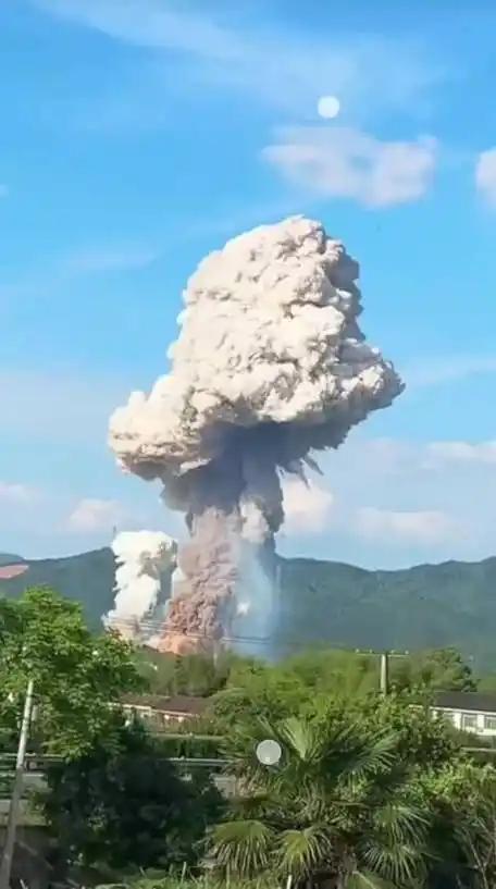 央视新闻最新消息，湖南浏阳烟花厂发生爆炸，引发重大事故！
5月5日，央视新闻报道