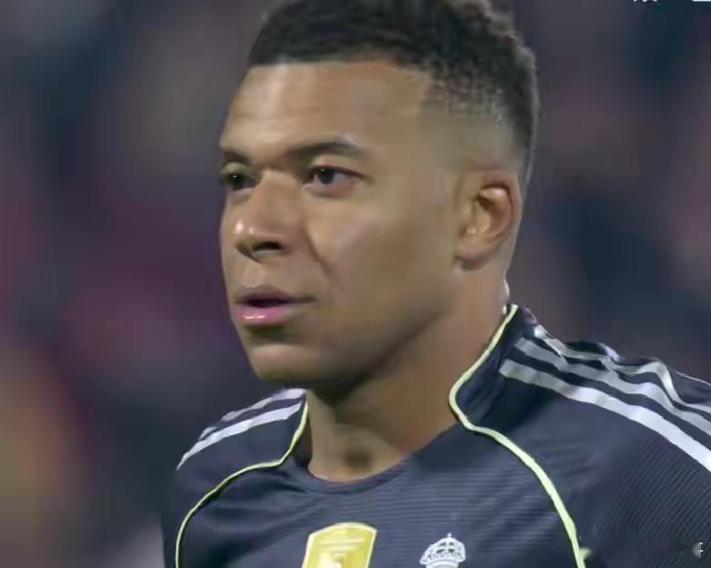 阿隆索光环尽失！皇马1-1平保级队 3连平丢榜首+3轮丢6分西甲第14轮焦点战，