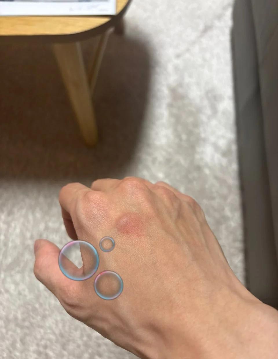Hendery努力的证据
看得出很努力的考摩托车驾照了
黑狗爪子上面的分界线依然