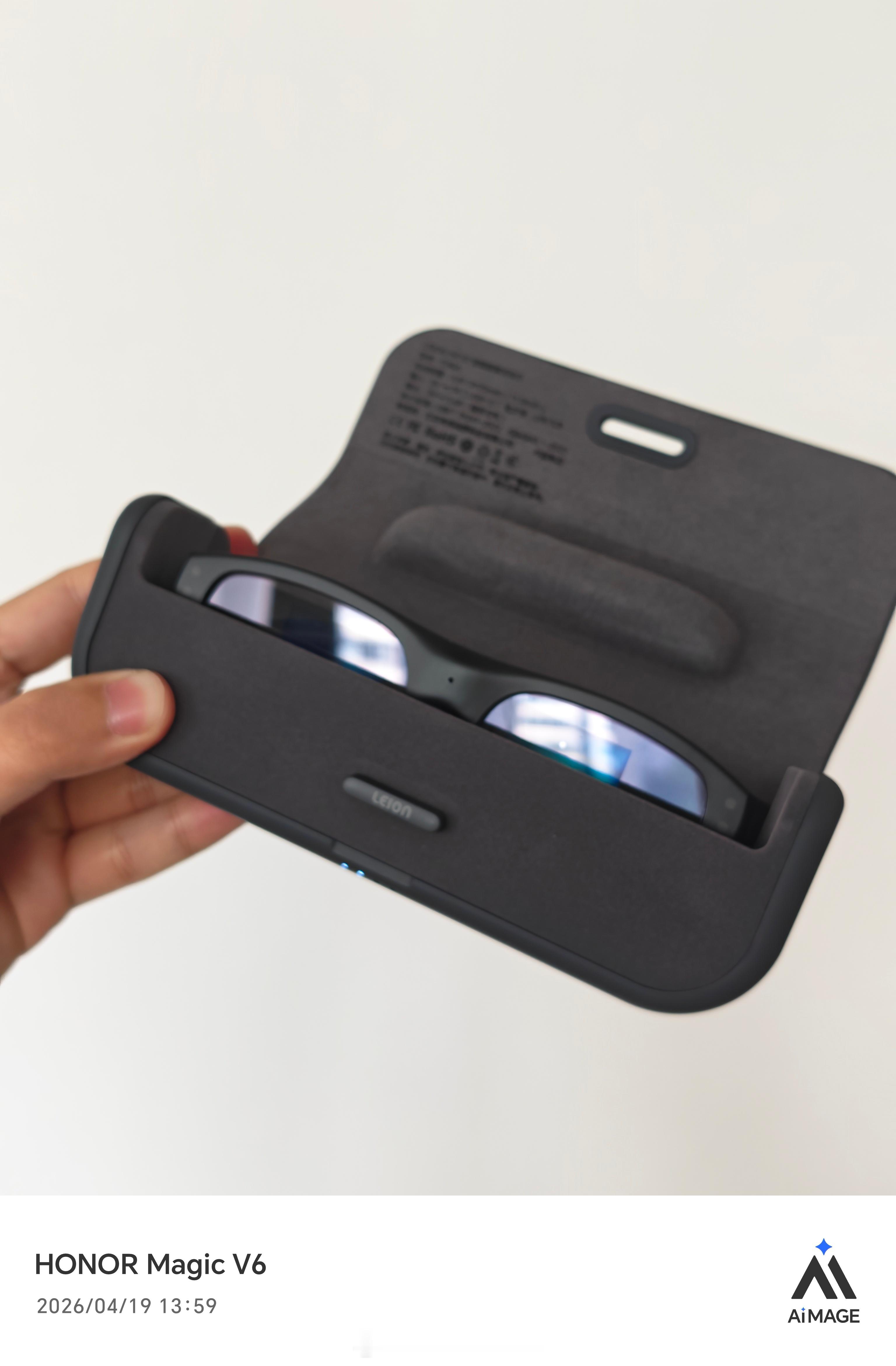 收到了亮亮视野的Leion Hey2智能眼镜，这也是我第一次使用智能眼镜，目前在