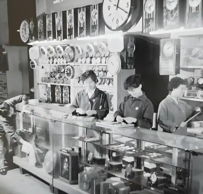 1975年5月14日晚上，两个二十出头的知青，在无锡一家面馆里吃面。其中一个叫时