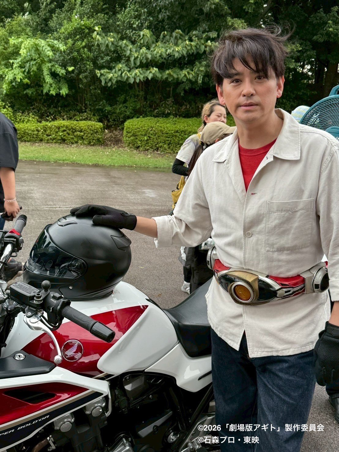 賀集利樹（暑過ぎて顔が死んでるオフショットもう髪もボサボサやで（笑）『アギトー超