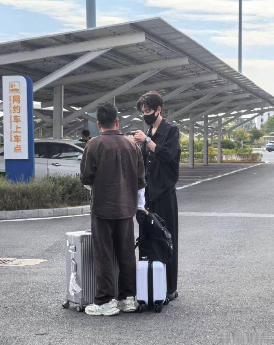 cos田栩宁出场梓渝音乐节？？？搞啥呢！？ ​​​