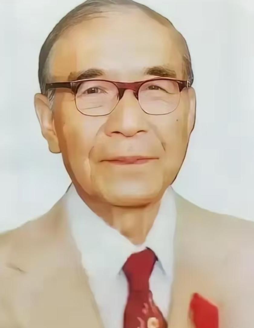 85岁的老爷子喝高了，迷迷糊糊把家里23岁的小保姆认成了自己老婆。小保姆没有反抗
