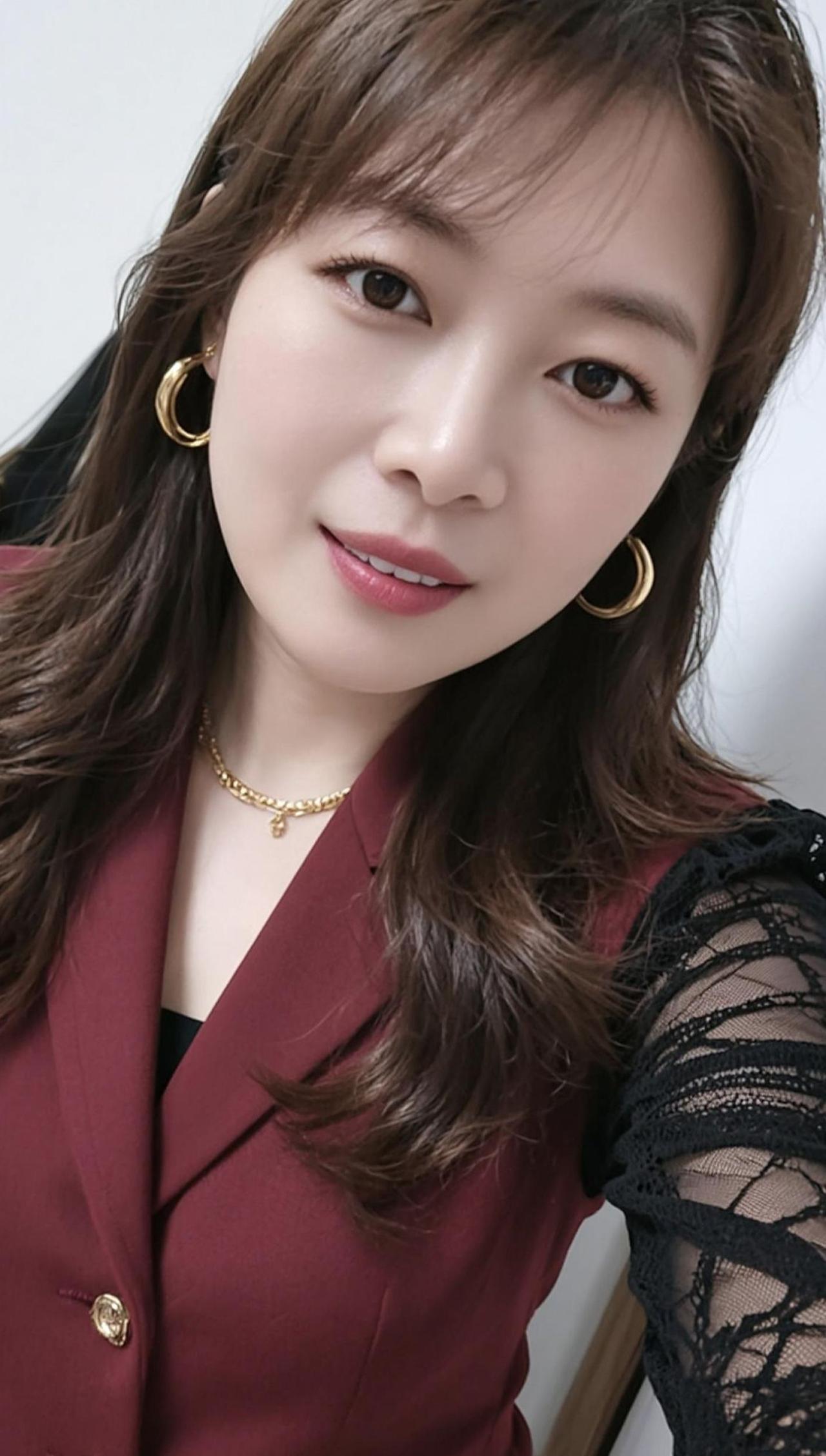 AI卷发生活照 抖音ai创作 穿搭美女日常分享