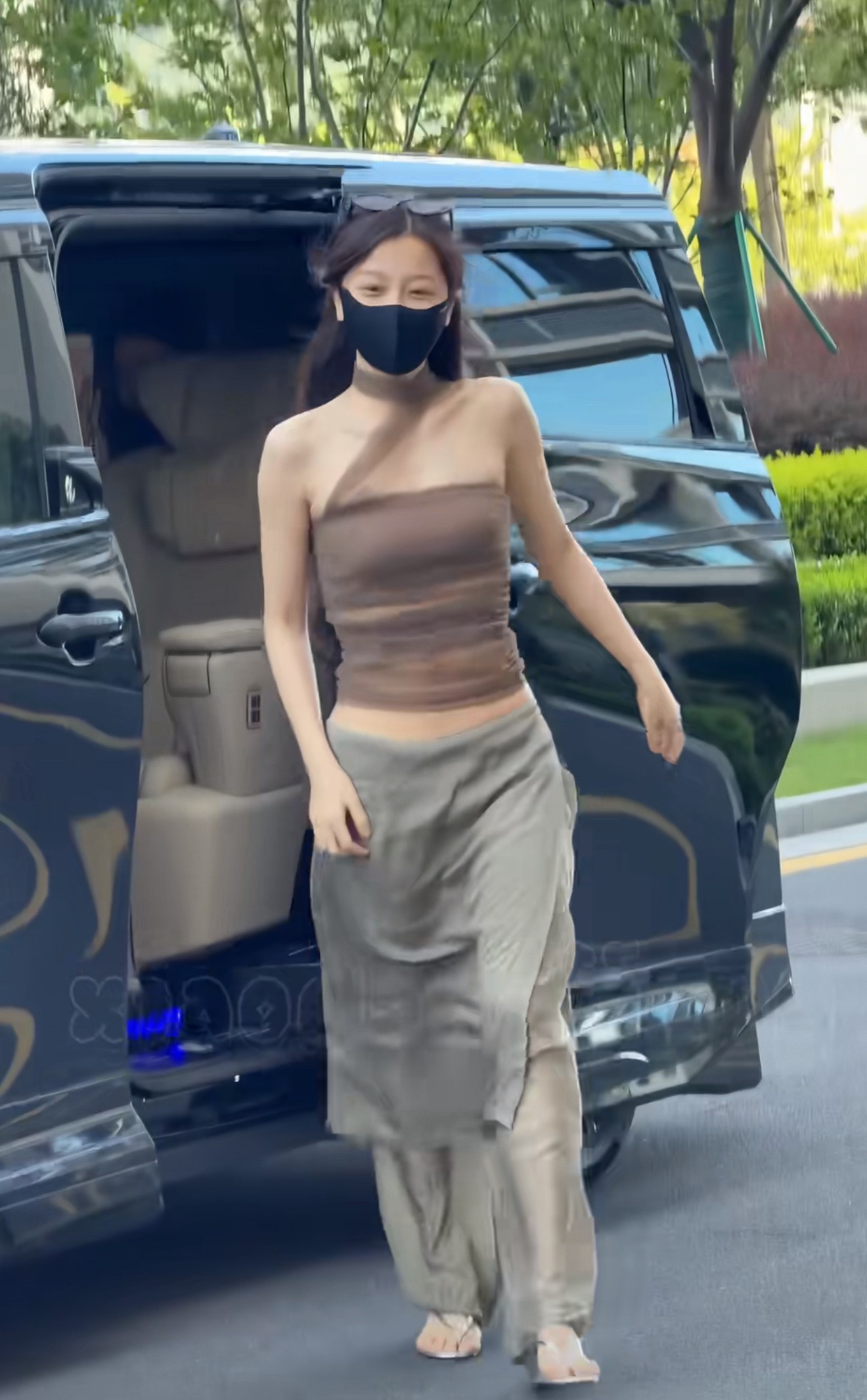好美啊，窝鱼确实是全世界正数第一会穿搭的了…因为其他女艺人很少能穿出这个效果…虞