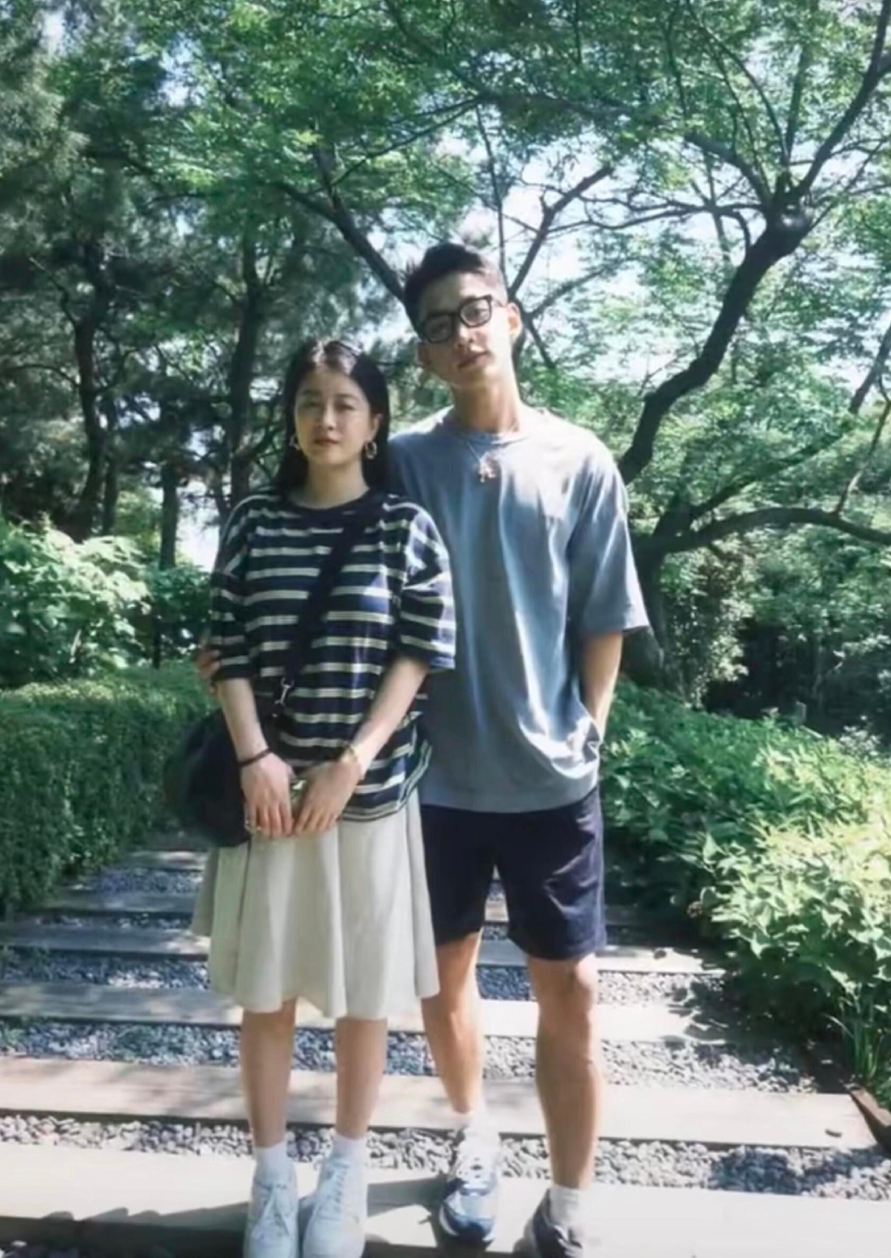 李嘉格发新男友同框vlog隔着屏幕都能感受到李嘉格的幸福感…祝福！！！是年下甜宠