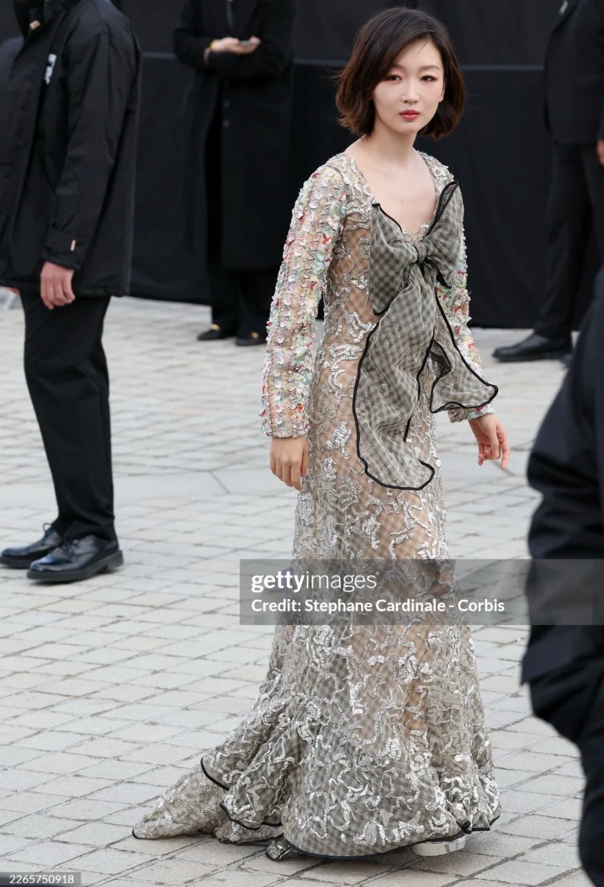 LV大秀 G社生图下的周冬雨 