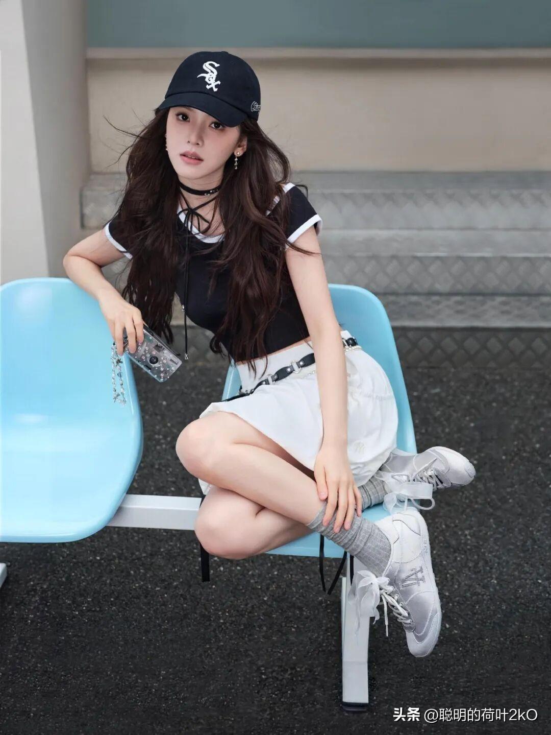 章若楠好美呀，粉纱轻拂，柔婉之姿