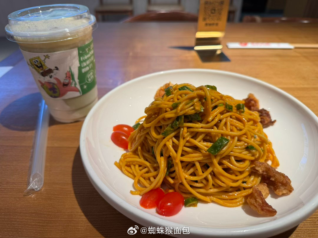 离开约翰内斯堡之前，在上次摩友带我来的这家东方小吃店点了武汉热干面，这也是我来非