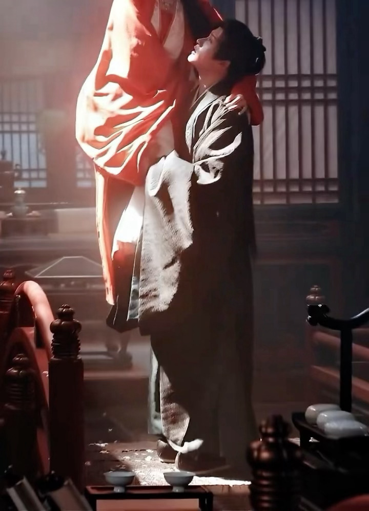 就这样不费吹灰之力的一下子抱起来了，男友力max