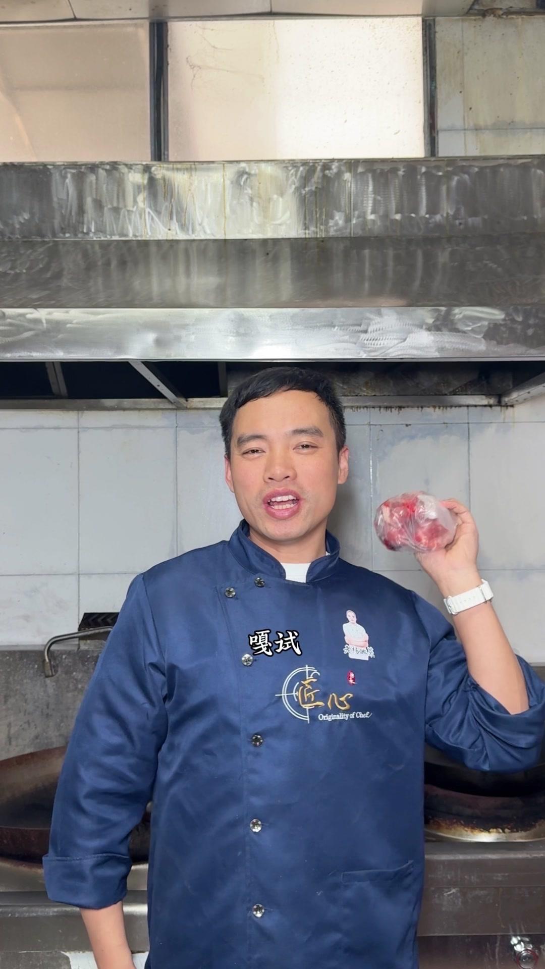 🍲冬至后就馋这口羊肉火锅！热乎乎一锅下肚，全身都暖洋洋的，做法超简单，手残党也