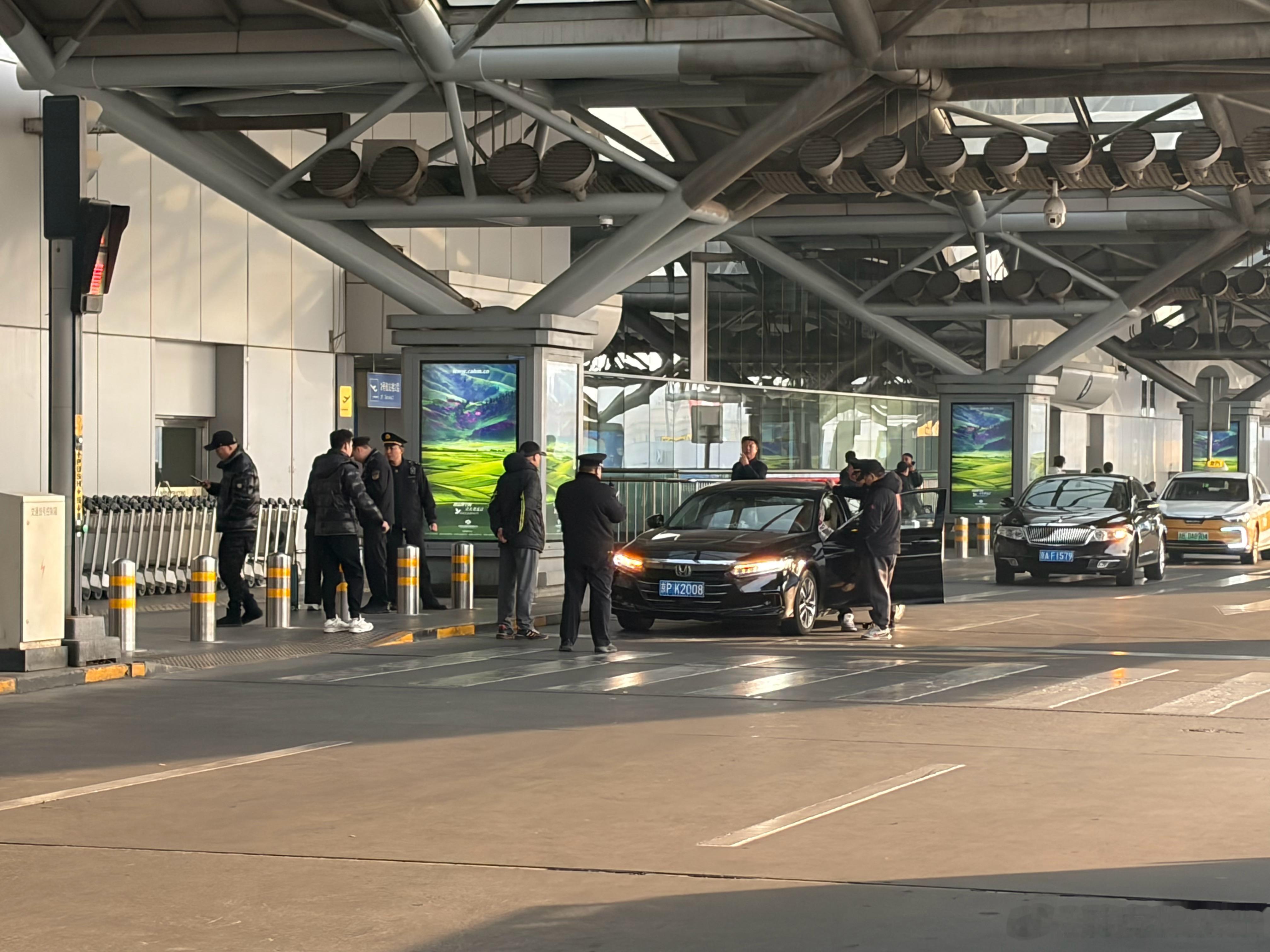 不懂就问，这是不是非法营运，被查了