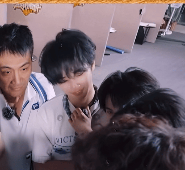 我那个了 闻味呢你俩在这 