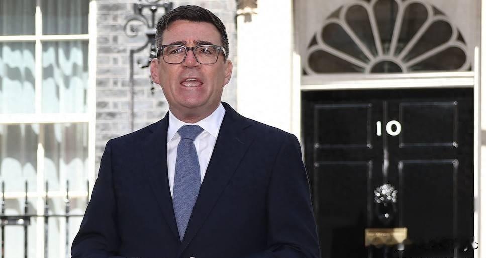 当地时间2026年7月20日（伦敦时间），英国新任首相安迪·伯纳姆上午前往白金汉