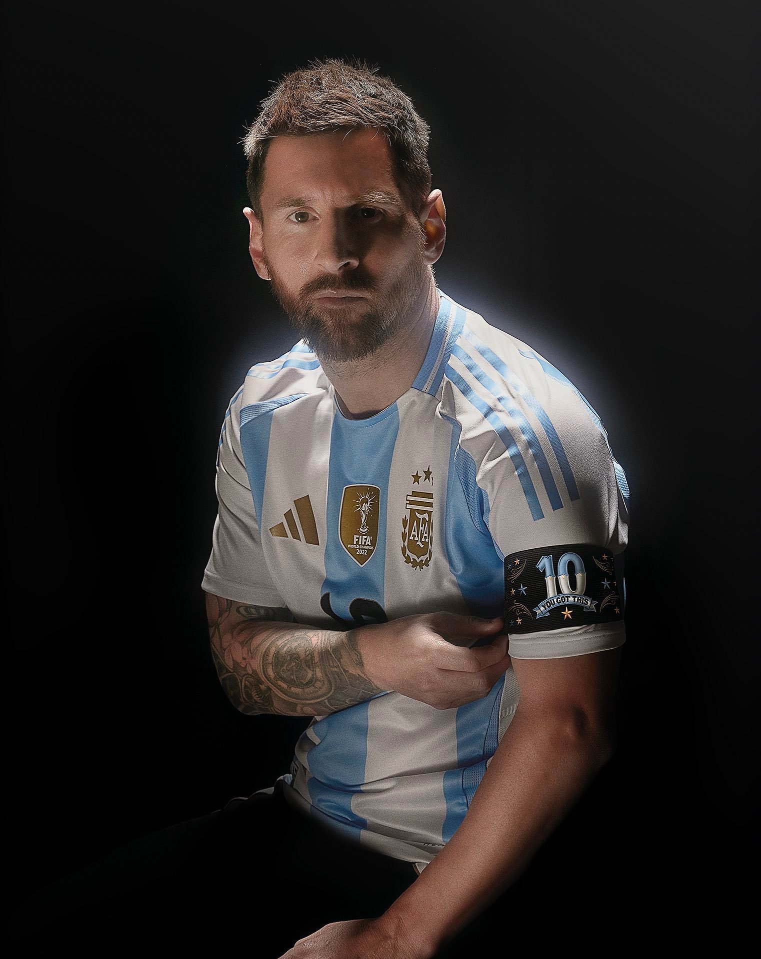 【闪闪发光的小队长[可怜]】阿迪官推：准备好了团队准备好了阿根廷准备好了#梅西[