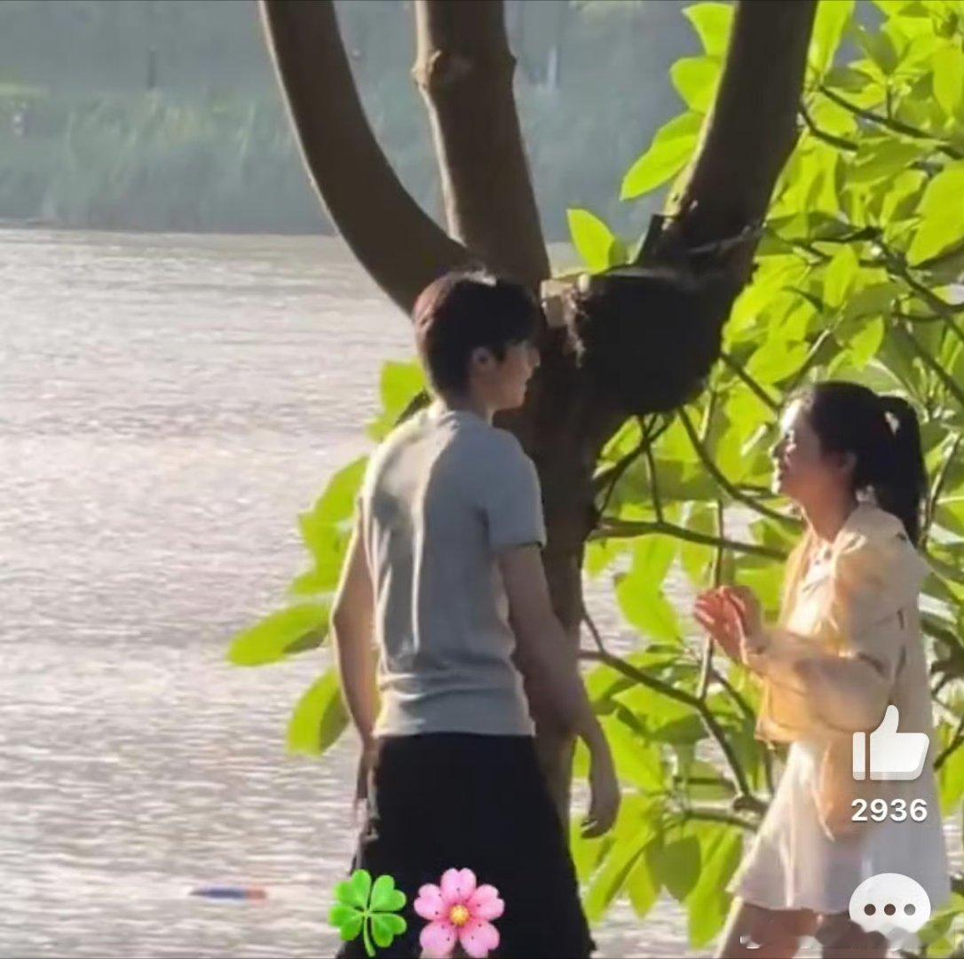 宋威龙张婧仪《野狗骨头》同框路透，青春靓丽的哥妹甜度超标了！ ​​​