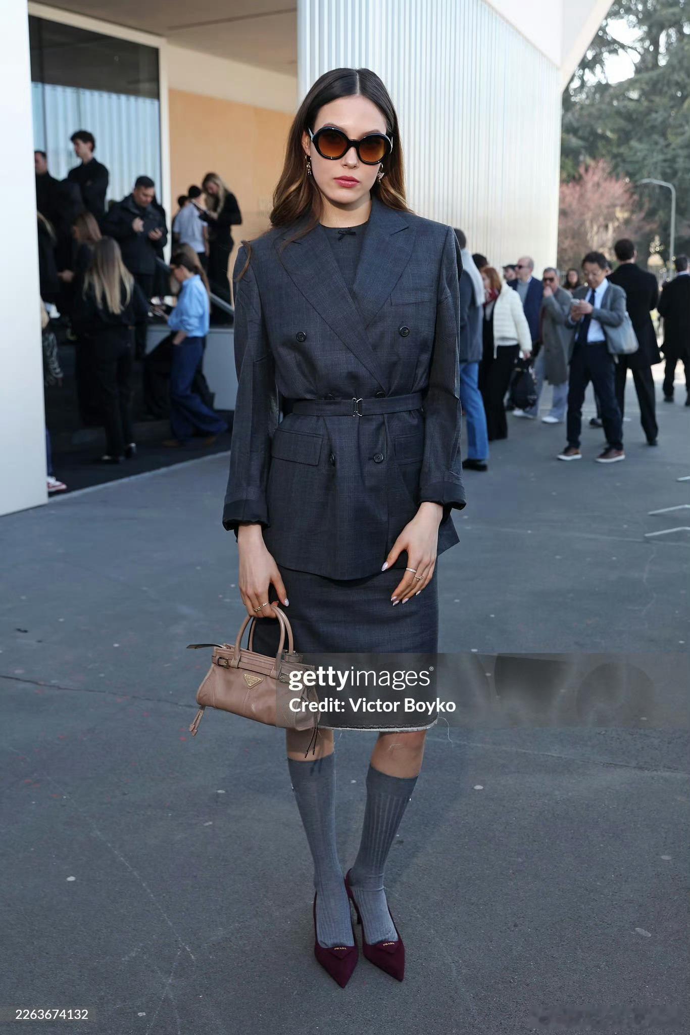 谷爱凌Prada 2026秋冬系列女装大秀生📷这短袜穿她腿上也不张牙舞爪了，一