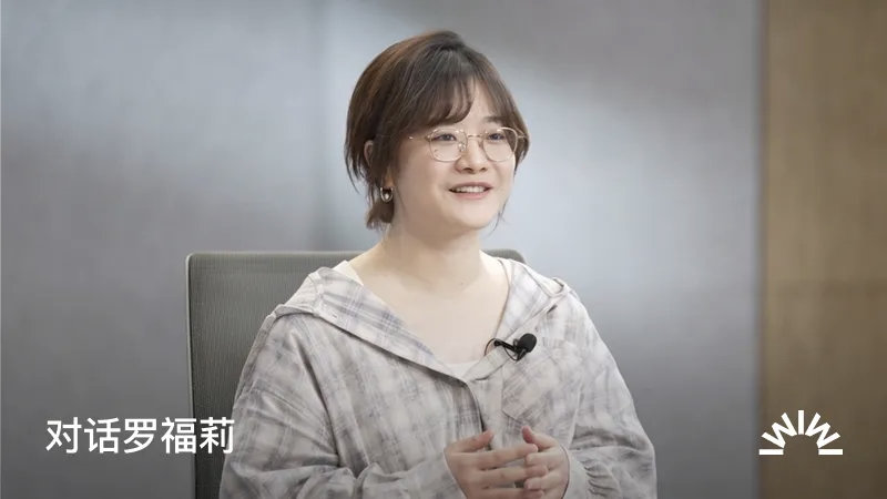 看张小珺对话罗福莉。内容特别多，但是我的注意力关注到说到DeepSeek和Qwe