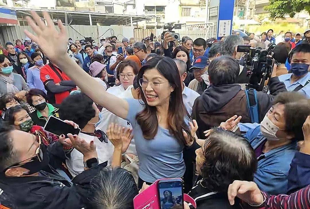 郑丽文可不是软柿子！13分钟痛批赖清德，撕开台湾政坛最大骗局
 
郑丽文可不是软