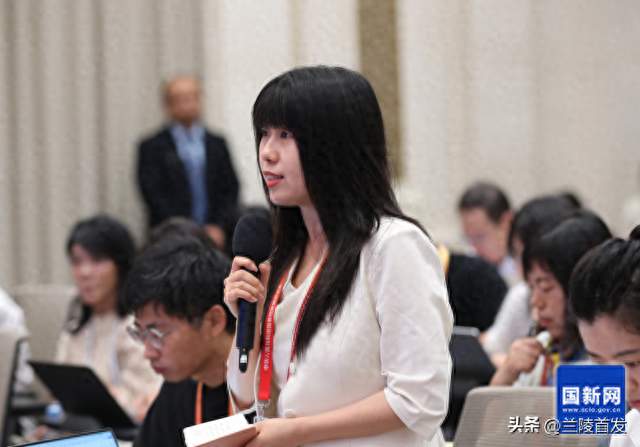给种粮农民吃下定心丸财政部答大众新闻：2630亿元农业补贴护航