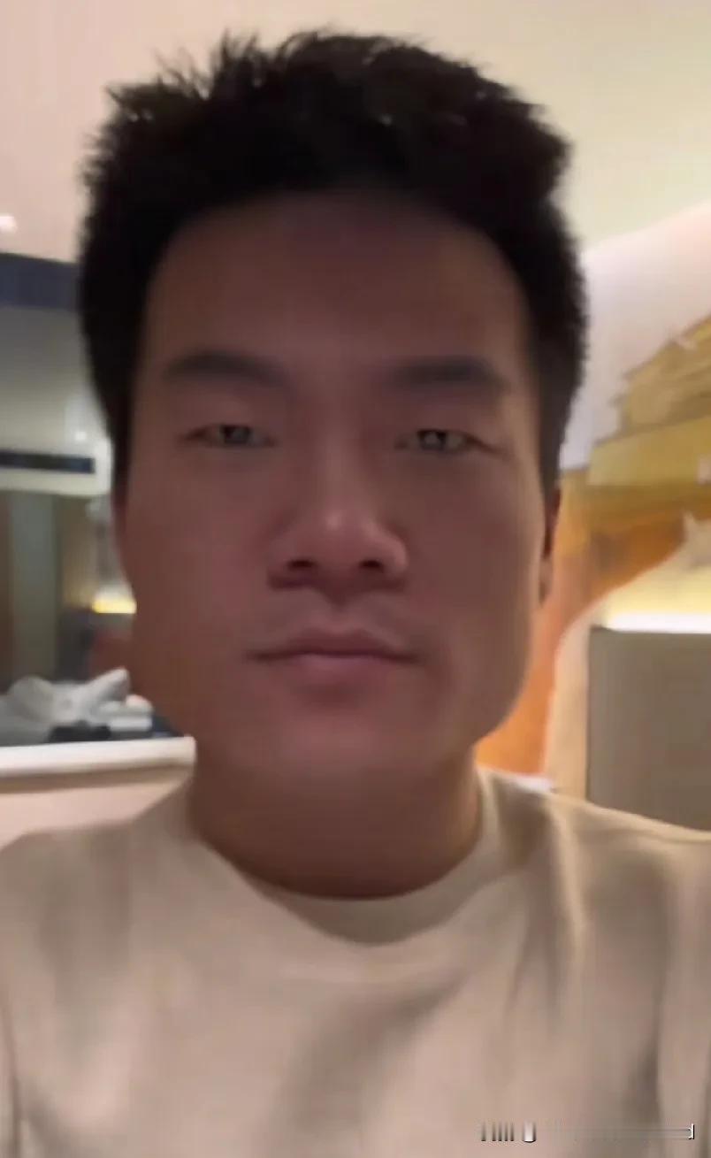 董宇辉躺着也中枪的背后，
也许是触碰到了某些利益集团的神经。
聂圣哲的郑重表态，
