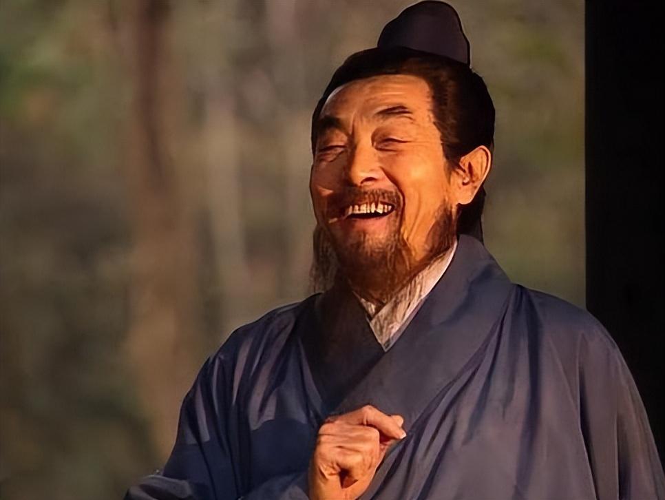 东汉末年，天下大乱，群雄逐鹿。刘备这位以“匡扶汉室”为己任的皇叔，在创业初期可谓