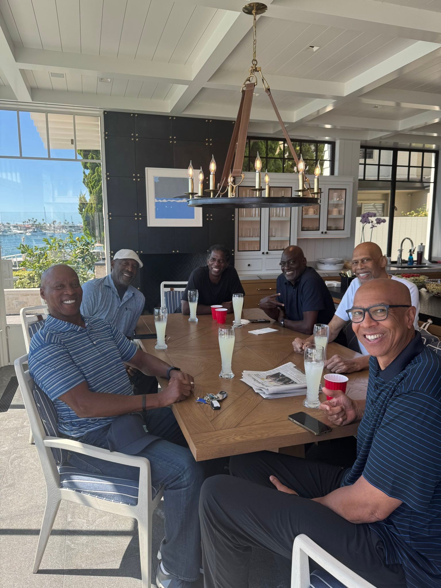 show time时代成员聚会，你能叫全这几位的名字嘛[点赞]湖人国度 ​​​