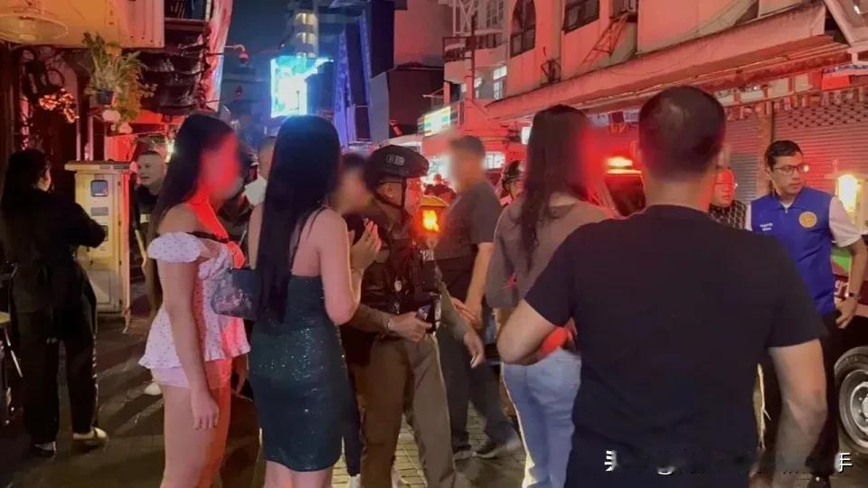 泰国真是太损了！美军五千官兵在航母上憋了200多天，终于要上岸休整了，结果泰国抢