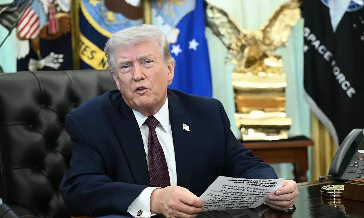 记者：总统先生，蓄意攻击民用基础设施是否违反了国际法与日内瓦公约？
特朗普：你们