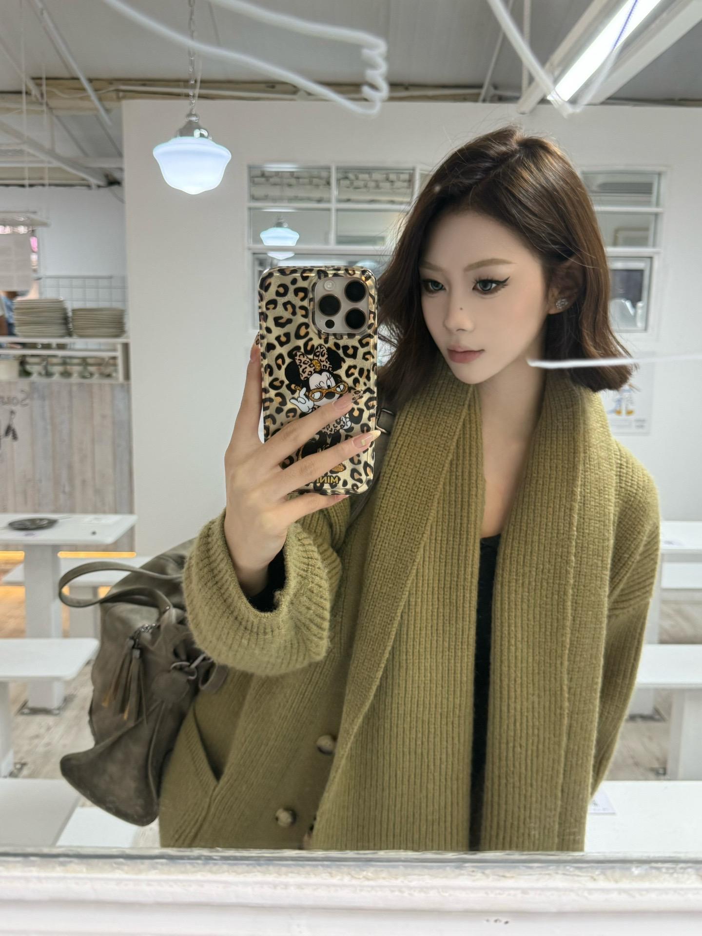 他来电的哭腔让我烦躁的程度不亚于楼顶的装修