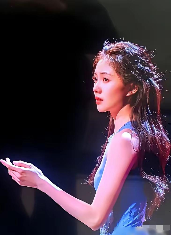 海来阿木怕是做梦也想不到，自己吭哧吭哧上了趟春晚，结果一夜之间，全国人民都在讨论