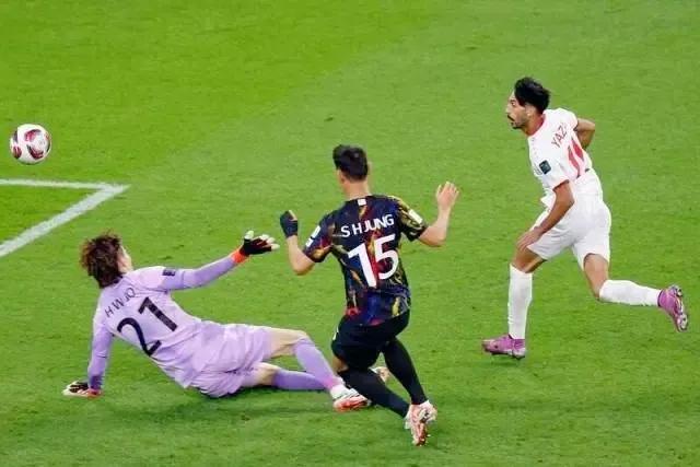 韩国队输球了！昨天的亚洲杯第一场半决赛，韩国队0：2约旦队，止步于决赛圈外。再加