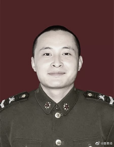 抗震英雄张鹏，在执行汶川特大地震救灾任务中，因飞机失事不幸遇难，光荣牺牲，时年仅