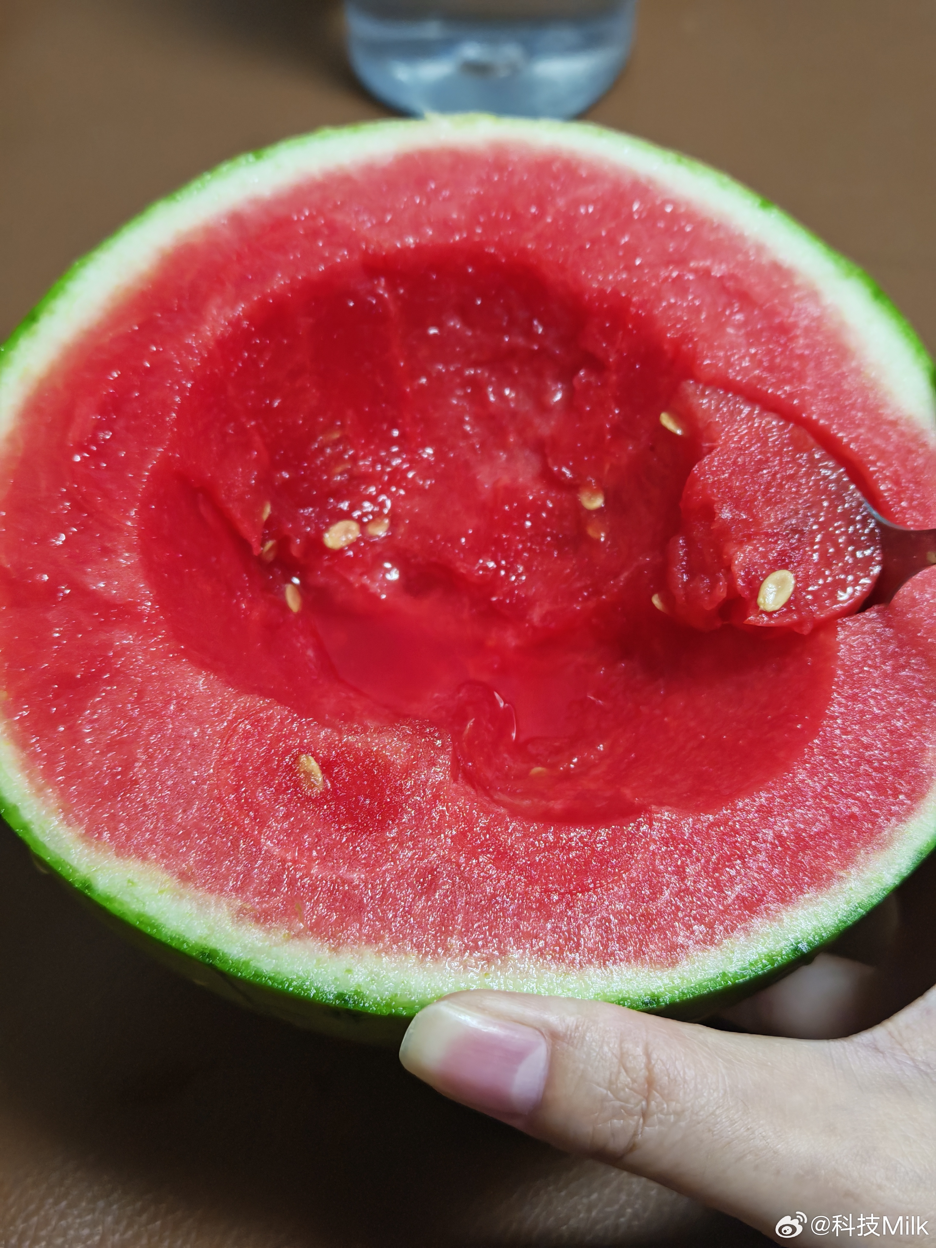 夏至就应该这样爽吃西瓜