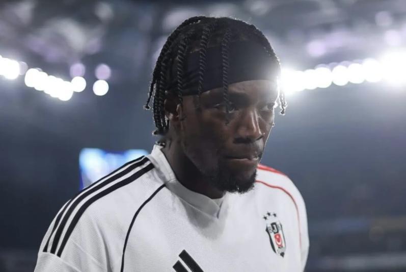 据<<TheAthletic>>的报道，亚伯拉罕将往英格兰接受阿斯顿维拉体检，将